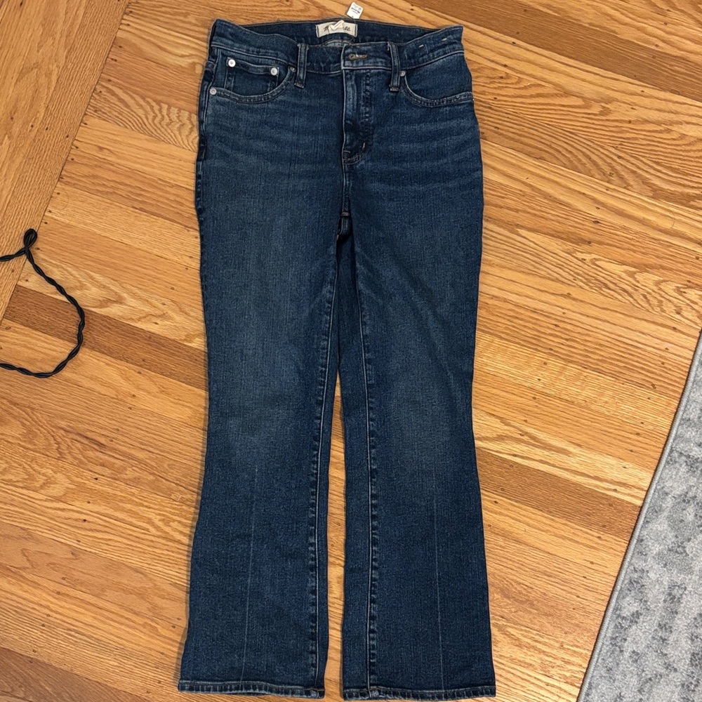 Dark wash Kick Out Crop Jeans